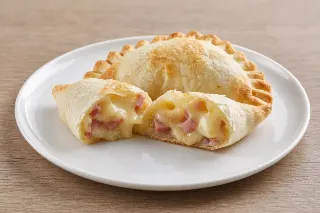 Empanada de jamón y queso